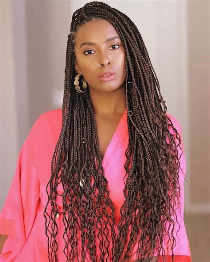 Medium Box Braids with Curly Ends Naturalhairstyles Short box braids